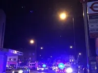 В Лондоне раз фургон врезался в толпу, есть пострадавшие