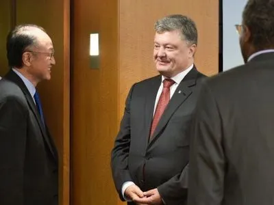 П.Порошенко встретился с Президентом группы Всемирного банка Джим Йонг Кимом