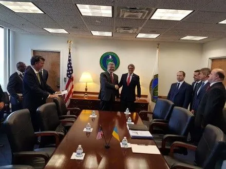 День П.Порошенка у Вашингтоні розпочався з зустрічі з міністром енергетики США – С.Цеголко