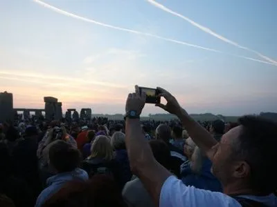 Близько 13 тис. "язичників" зустріли біля Стоунхенджа день літнього сонцестояння