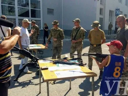 Выставка военной техники и оружия провели в Херсоне