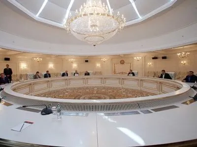 Засідання контактної групи щодо Донбасу розпочалося у Мінську