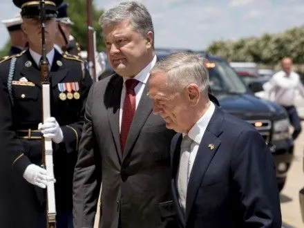 П.Порошенко и глава Пентагона обсудили укрепление оборонного сотрудничества