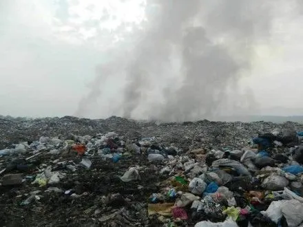 Полигон твердых бытовых отходов загорелся на Закарпатье