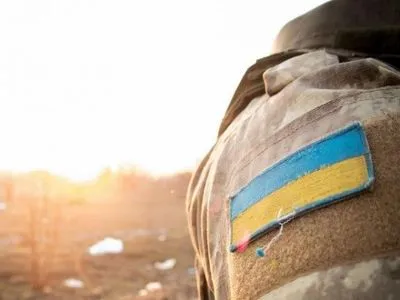 Одного українського військового поранено за день у зоні АТО