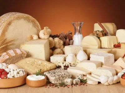 Исследование: 50% твердых и плавленых сыров на потребительском рынке Украины сфальсифицированы