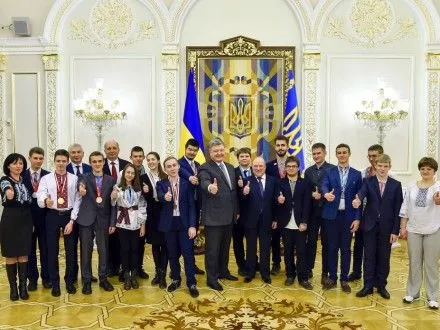 П.Порошенко: молодежь всегда стояла в авангарде борьбы за независимость Украины