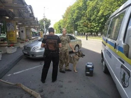 politsiya-evakuyuvala-200-lyudey-z-vinnitskogo-trts-cherez-zaminuvannya