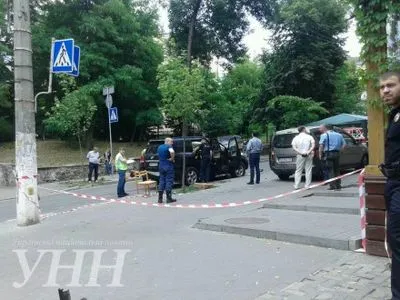 Поліція відкрила провадження через вибух в позашляховику в центрі Києва