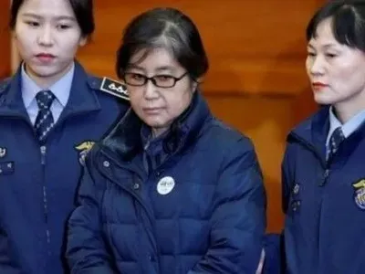 Радниця екс-президента Південної Кореї проведе три роки за гратами