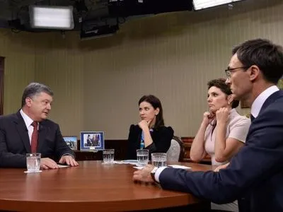 П.Порошенко дал интервью украинским телеканалам