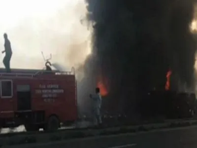Кількість жертв пожежі у Пакистані зросла до 140 осіб