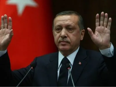 Президент Турции потерял сознание во время молитвы в мечети