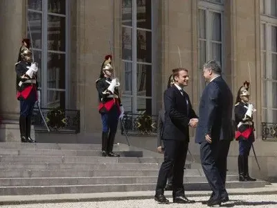 Во Франции началась встреча П.Порошенко с Э.Макроном