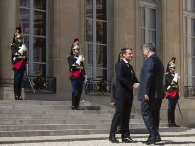 Во Франции началась встреча П.Порошенко с Э.Макроном