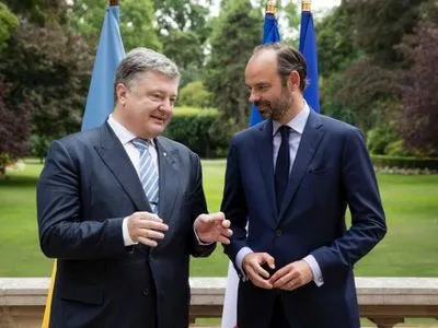 Президент Украины начал переговоры с премьером Франции