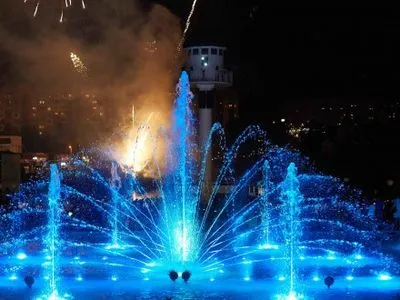 В Умани открыли крупнейший в центральной Украине светомузыкальный фонтан