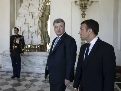 В АП переговоры П.Порошенко и Э.Макрона назвали очень хорошими и дружественными