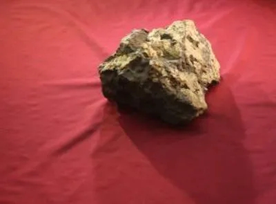 В Голландии метеорит возрастом 4.5 млрд лет упал в сарай