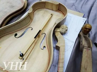 Асиметричні скрипки та альти представили на міжнародній конференції