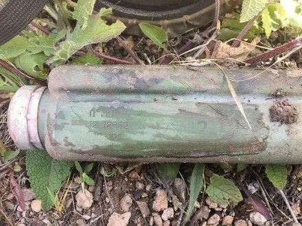 СБУ виявила у зоні АТО російські міни та схованку з гранатометами