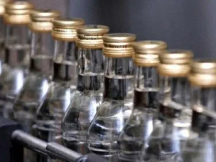За незаконную реализацию алкоголя львовского предпринимателя могут осудить на 7 лет