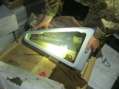 На кордоні з Росією затримали авто з деталями для військової техніки