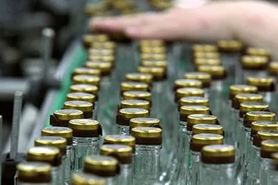 У Тернополі викрили підпільний цех з виготовлення алкоголю