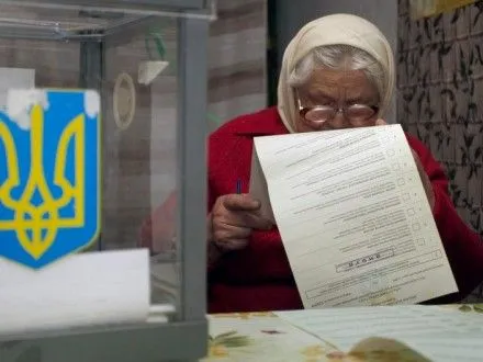 П.Порошенка закликали заборонити пенсіонерам голосувати на виборах