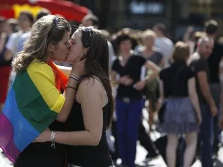 Бундестаг признал однополые браки законными