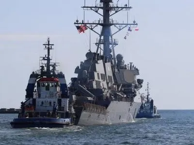 Есмінець США наблизився до спірного острова в Південно-Китайському морі