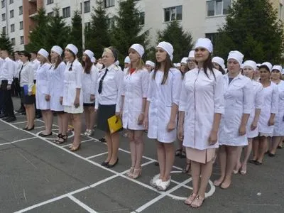 В Киеве более 140 студентов-медиков приняли присягу на верность украинскому народу