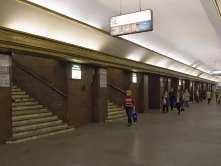 Інформація про мінування столичної станції метро "Театральна" не підтвердилася