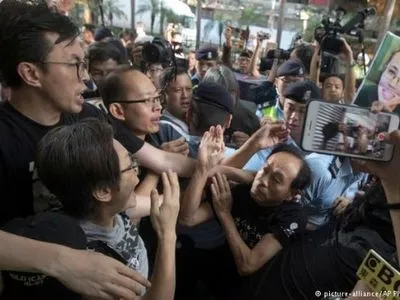 В Гонконге прошли многотысячные протесты против политики Пекина