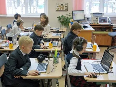 МОН планує перевірити кількість справних комп'ютерів у школах