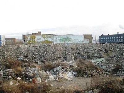 КГГА планирует частично очистить завод "Радикал" от опасных отходов