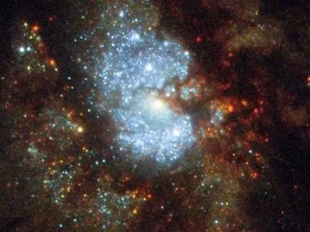 "Хаббл" зробив знімок "прихованої" галактики