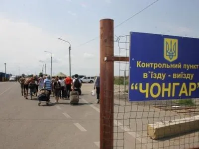 Пограничники зафиксировали работу оккупационных СМИ перед КПВВ "Чонгар"