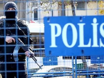 В Турции неизвестный захватил заложника и убил полицейского