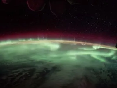 NASA опубликовало новое видео полярного сияния и космоса