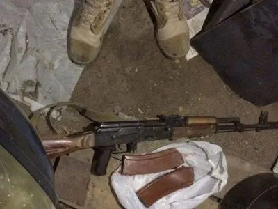 Солдат-контрактник украл из воинской части во Львовской области оружие и боеприпасы