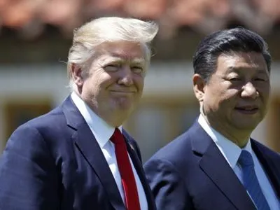Трамп поздравил Си Цзиньпина с переизбранием на посту генсека ЦК КНР