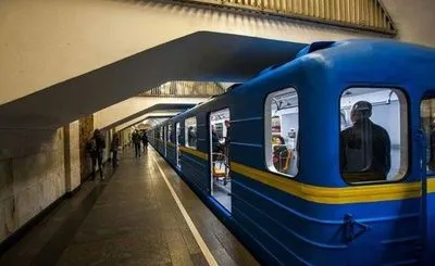 Станцію метро "Хрещатик" відкрили, вибухівку - не знайшли