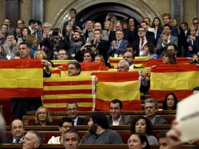 Каталонский парламент объявил независимость от Испании