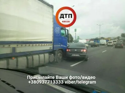 Из-за ДТП на Жулянском мосту в Киеве образовались пробки
