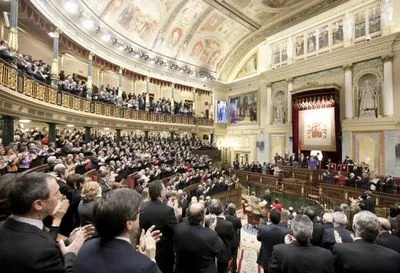 Сенат Испании решит судьбу автономии Каталонии