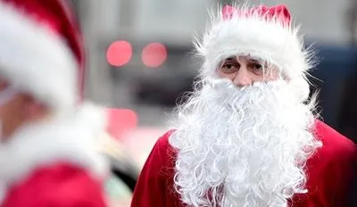 Хэллоуин в США: мужчина в костюме Санта-Клауса устроил стрельбу