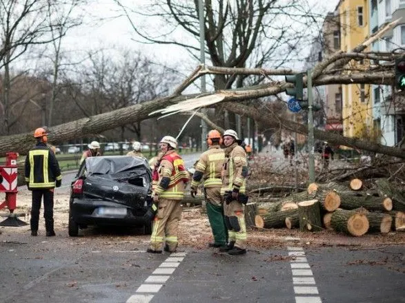 Ураган в Европе унес жизни пяти человек