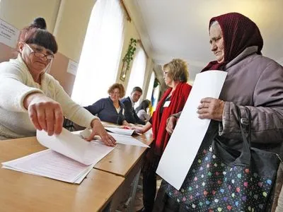 Вибори в ОТГ: явка станом на 12:00 становила 21,4% виборців