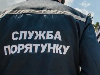 Из-за обвала козырька подъезда в Днепропетровской области погиб подросток